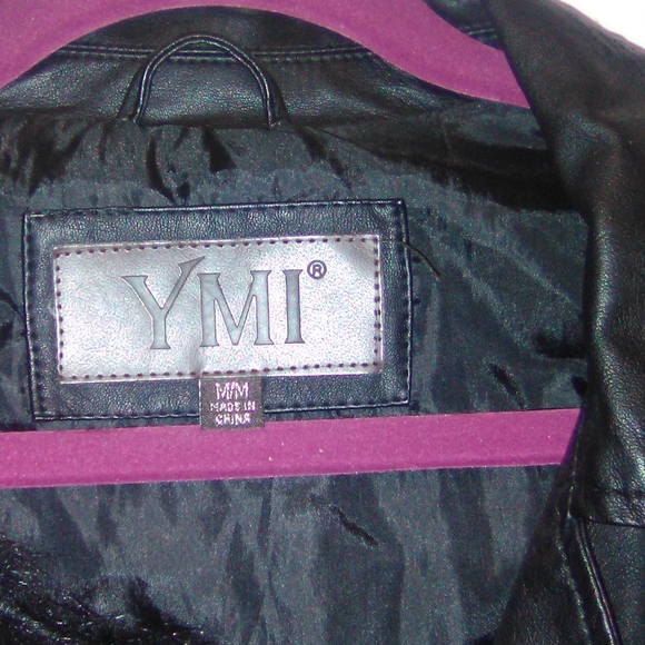 I am selling a fur leather jackets - Picture 4 of 5